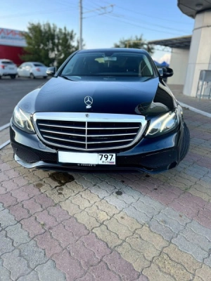 Mercedes E